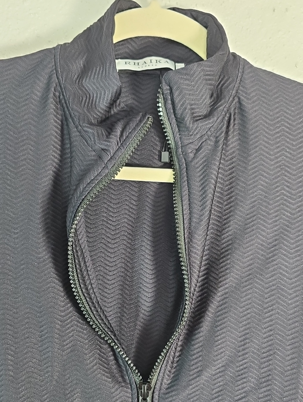 Rhaika Black Zip-Front Long Sleeve Top - Picture 2 of 10
